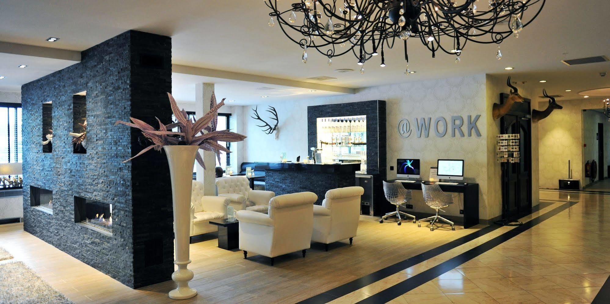 Van Der Valk Hotel Den Haag - Voorschoten Eksteriør bilde